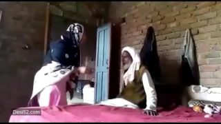 Pakistani bhabhi ko mama sasur ne choda